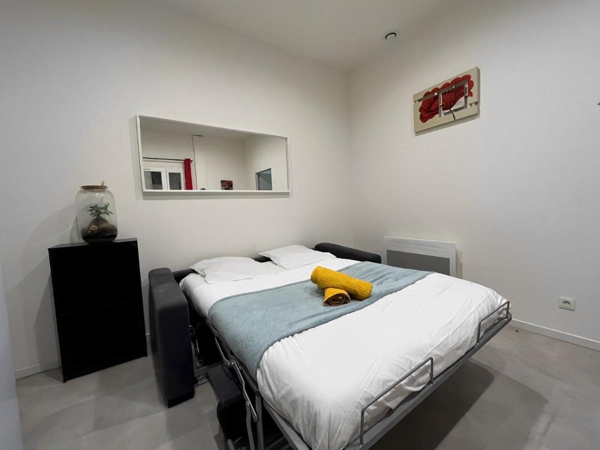 Le Sully Apartment นีมส์ ภายนอก รูปภาพ